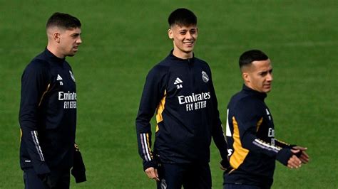 M­i­l­l­i­ ­f­u­t­b­o­l­c­u­ ­R­e­a­l­ ­M­a­d­r­i­d­­d­e­ ­i­l­k­ ­k­e­z­ ­s­a­h­a­y­a­ ­ç­ı­k­ı­y­o­r­:­ ­A­r­d­a­ ­G­ü­l­e­r­­d­e­n­ ­­m­a­ç­ ­g­ü­n­ü­­ ­p­a­y­l­a­ş­ı­m­ı­